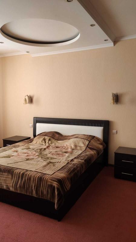 Long term rent 2 bedroom-(s) apartment Sribnokilska Street 2а