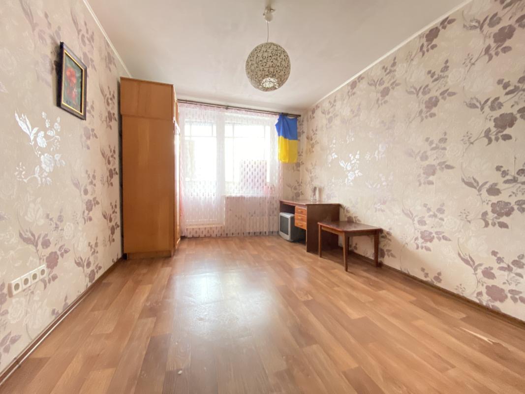 Продаж 1 кімнатної квартири 32 кв. м, Героїв Харкова просп. 250в