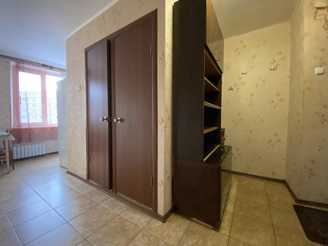 Продаж 1 кімнатної квартири 32 кв. м, Героїв Харкова просп. 250в