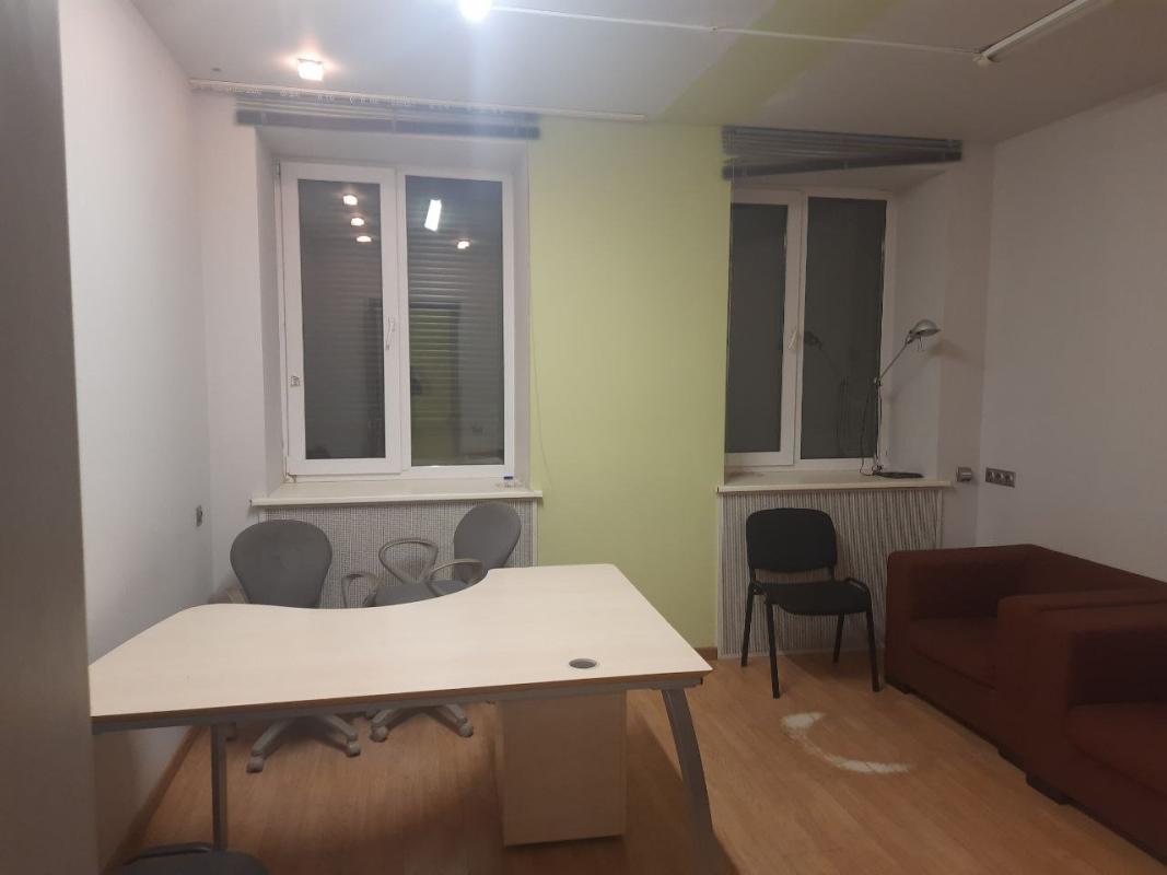 Long term rent 3 bedroom-(s) apartment Danylevskoho Street 6
