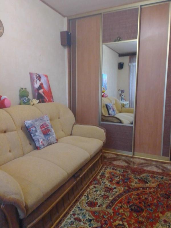 Sale 3 bedroom-(s) apartment 65 sq. m., Valentynivska street 58