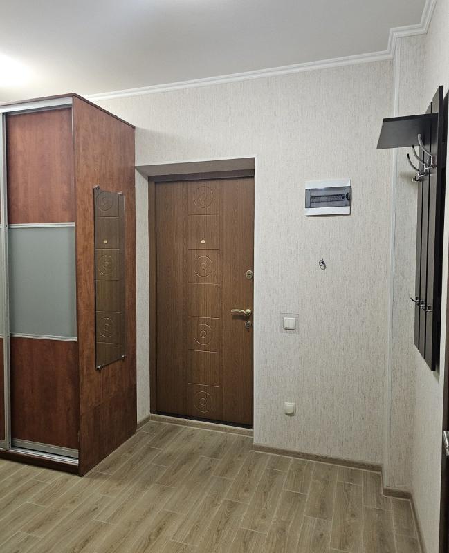 Продаж 1 кімнатної квартири 41 кв. м, Тракторобудівників просп. 94в