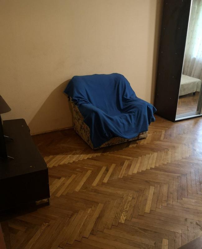 Продаж 3 кімнатної квартири 62 кв. м, Валентинівська вул. (Блюхера) 25а