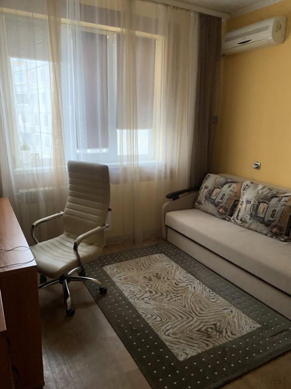 Продажа 2 комнатной квартиры 50 кв. м, Амосова ул. 42