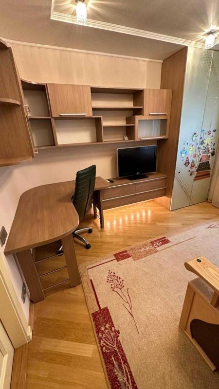Long term rent 3 bedroom-(s) apartment Shovkovychna Street 29