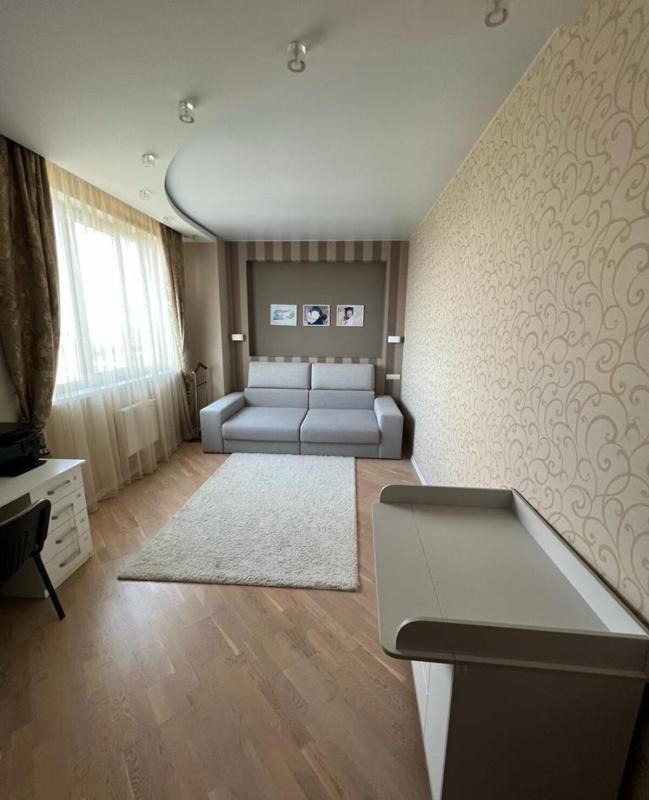 Продаж 3 кімнатної квартири 103 кв. м, Олімпійська вул. 10б