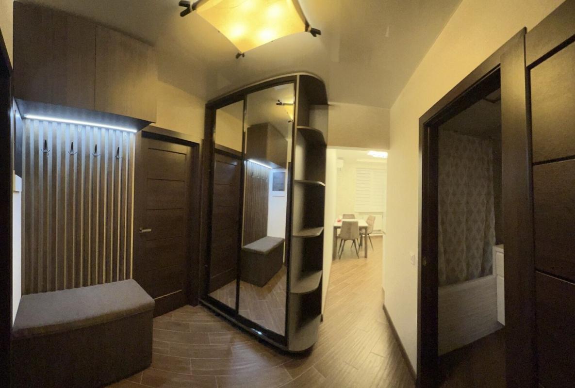 Продаж 1 кімнатної квартири 39 кв. м, Качанівська вул. 15