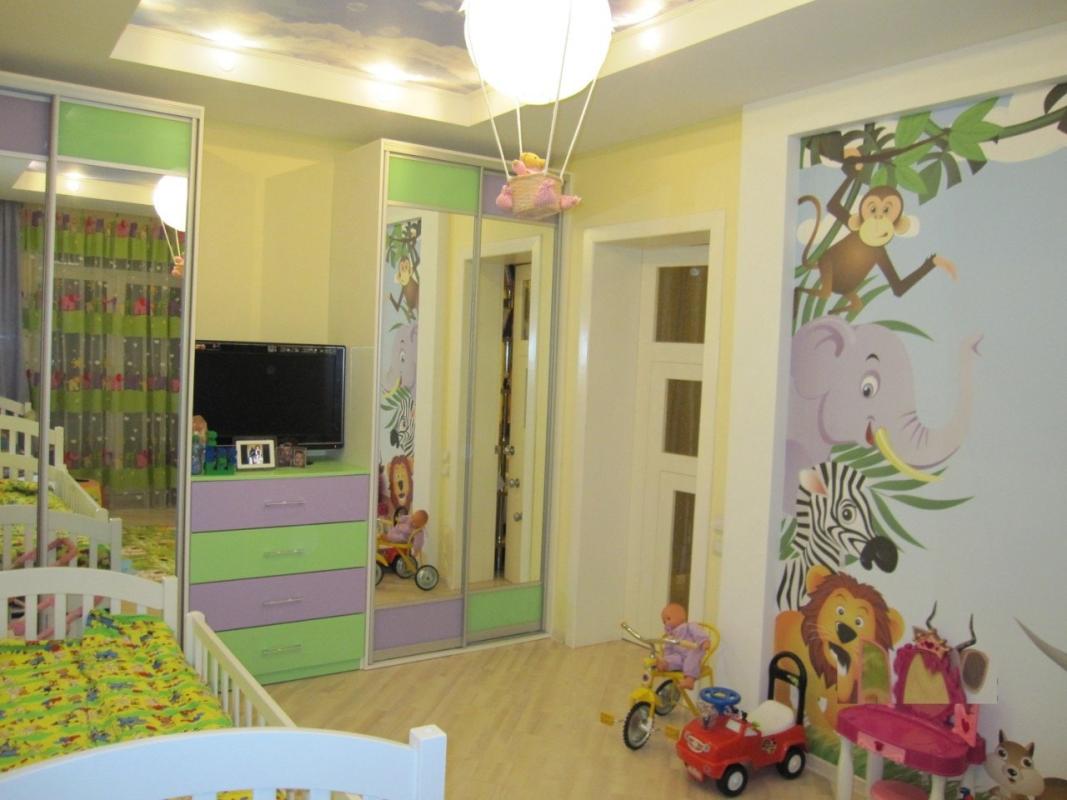 Sale 3 bedroom-(s) apartment 74 sq. m., Vorobiova Street