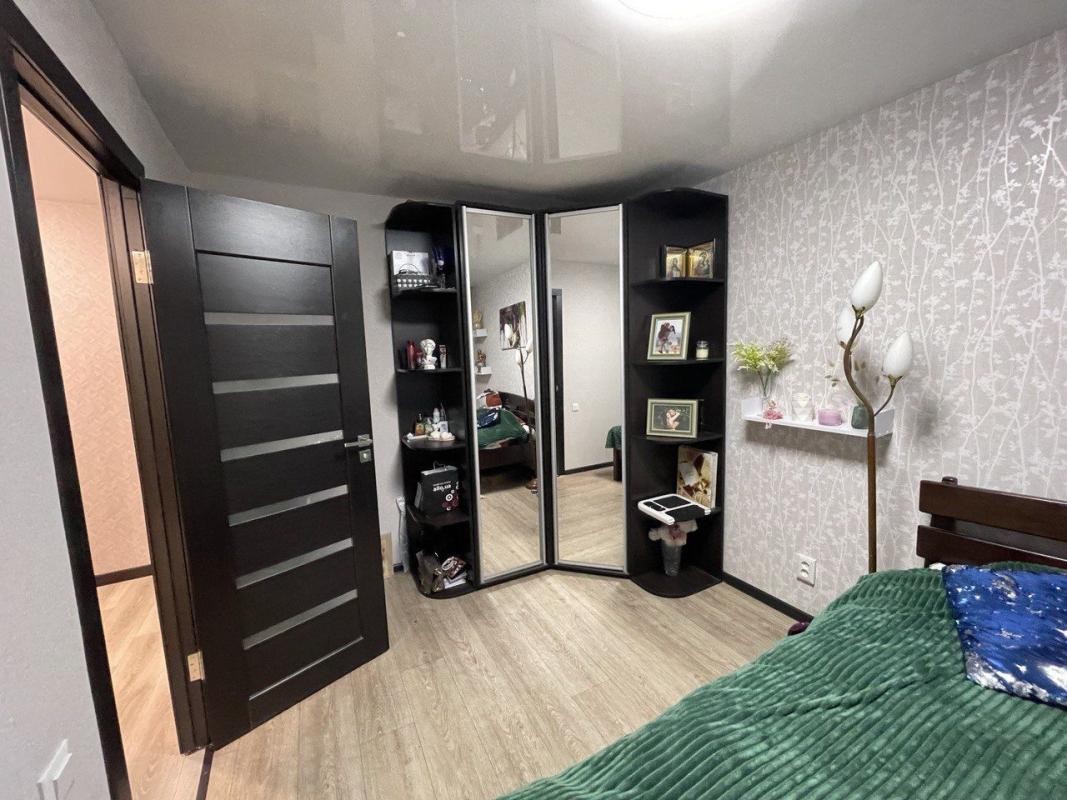 Продажа 3 комнатной квартиры 59 кв. м, Зерновая ул. 53