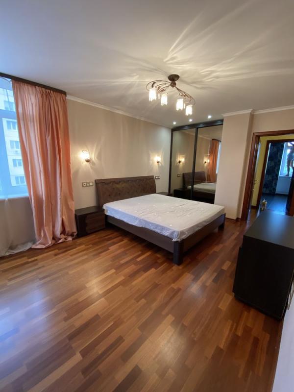 Long term rent 4 bedroom-(s) apartment Holosiivskyi Avenue (40-richchia Zhovtnia Avenue) 130/57