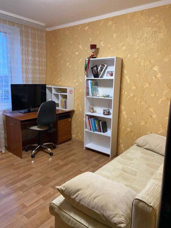 Продаж 2 кімнатної квартири 44 кв. м, Тракторобудівників просп. 63