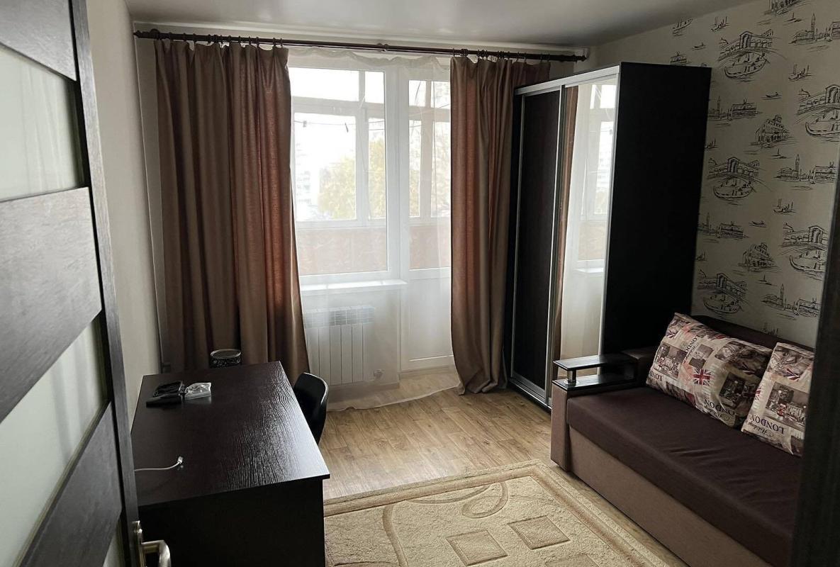 Sale 3 bedroom-(s) apartment 65 sq. m., Valentynivska street 18