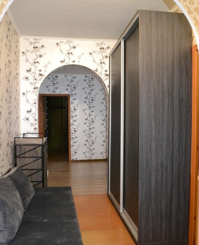 Sale 4 bedroom-(s) apartment 69 sq. m., Luyi Pastera Street 200