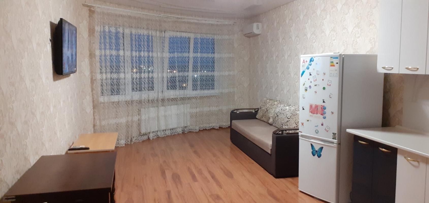 Sale 1 bedroom-(s) apartment 53 sq. m., Kharkivske Road 19