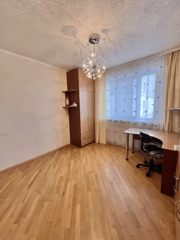 Продажа 4 комнатной квартиры 81.3 кв. м, Грозненская ул. 34