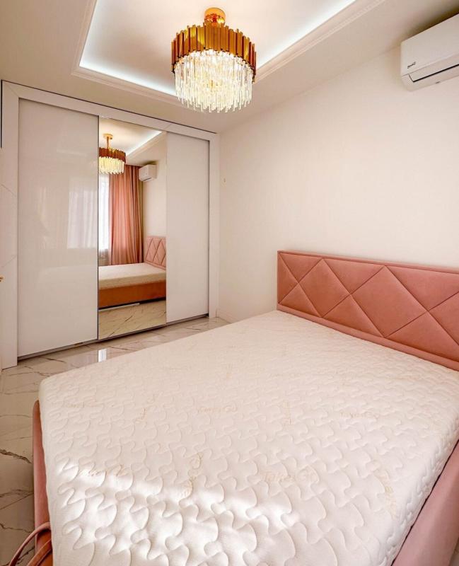 Продаж 2 кімнатної квартири 46 кв. м, Маршала Бажанова вул. 10