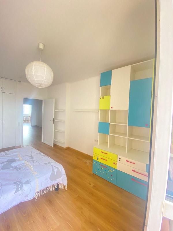 Long term rent 3 bedroom-(s) apartment Mykhaila Maksymovycha Street (Onufriia Trutenka Street) 3г