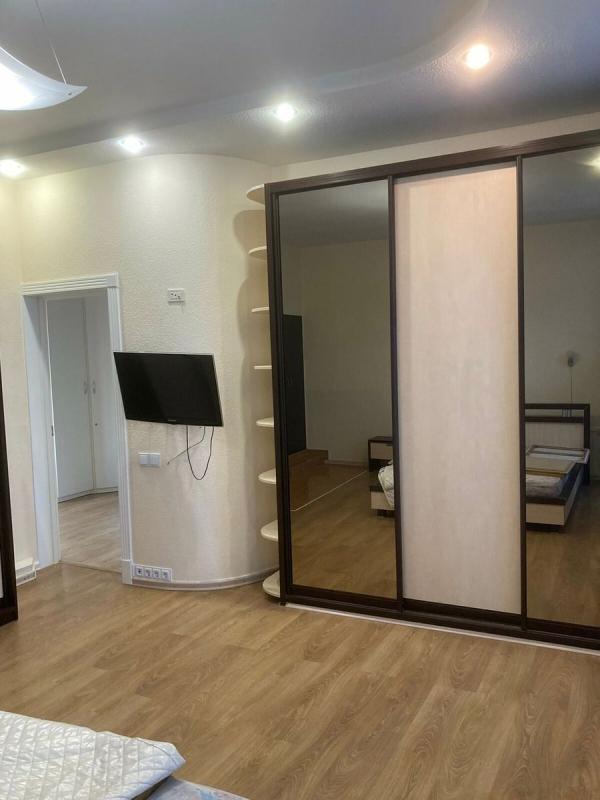 Долгосрочная аренда 4 комнатной квартиры Богдана Хмельницкого ул. 59б