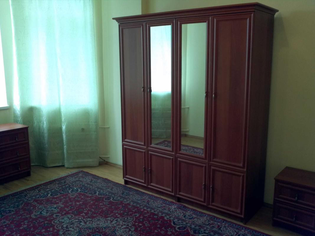Long term rent 1 bedroom-(s) apartment Budivelnykiv Street 30