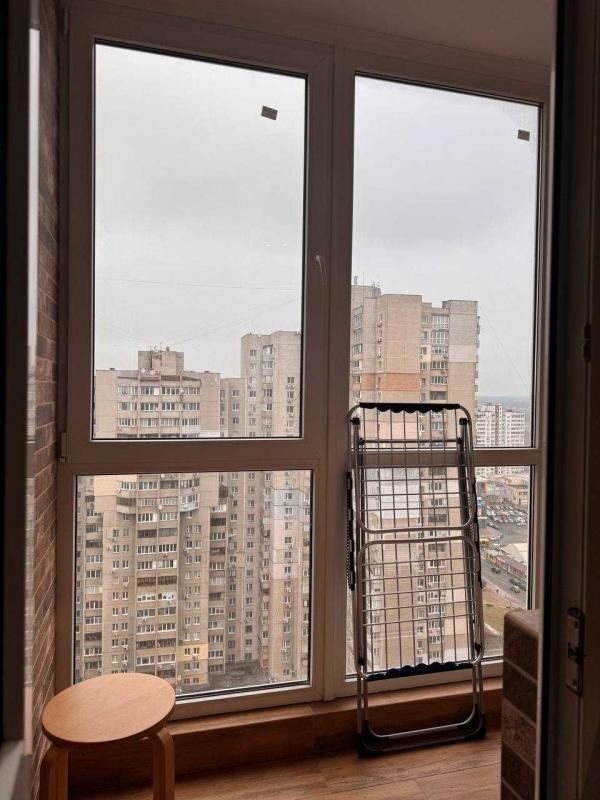 Долгосрочная аренда 1 комнатной квартиры Ревуцкого ул.