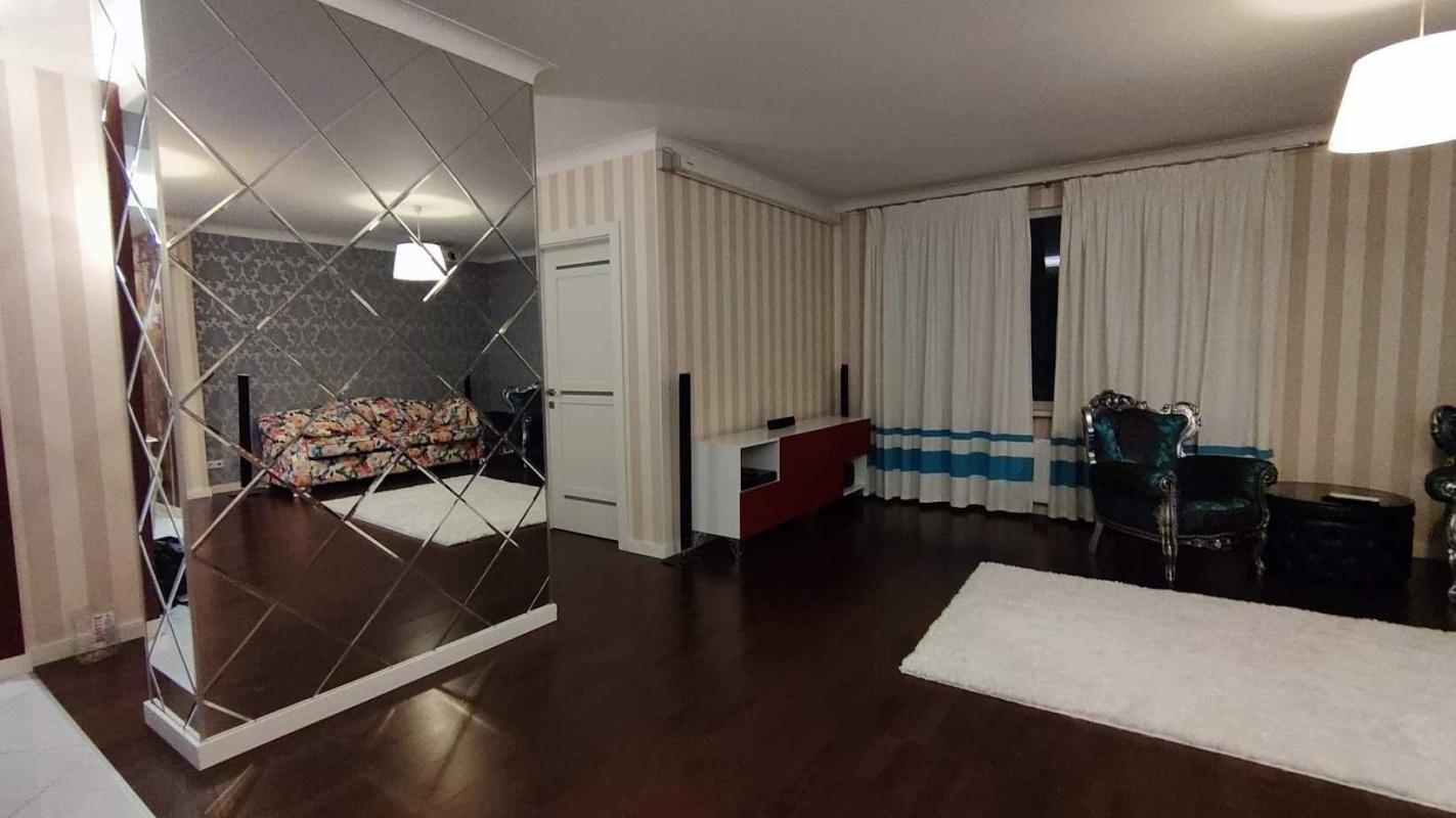 Long term rent 3 bedroom-(s) apartment Holosiivskyi Avenue (40-richchia Zhovtnia Avenue) 58