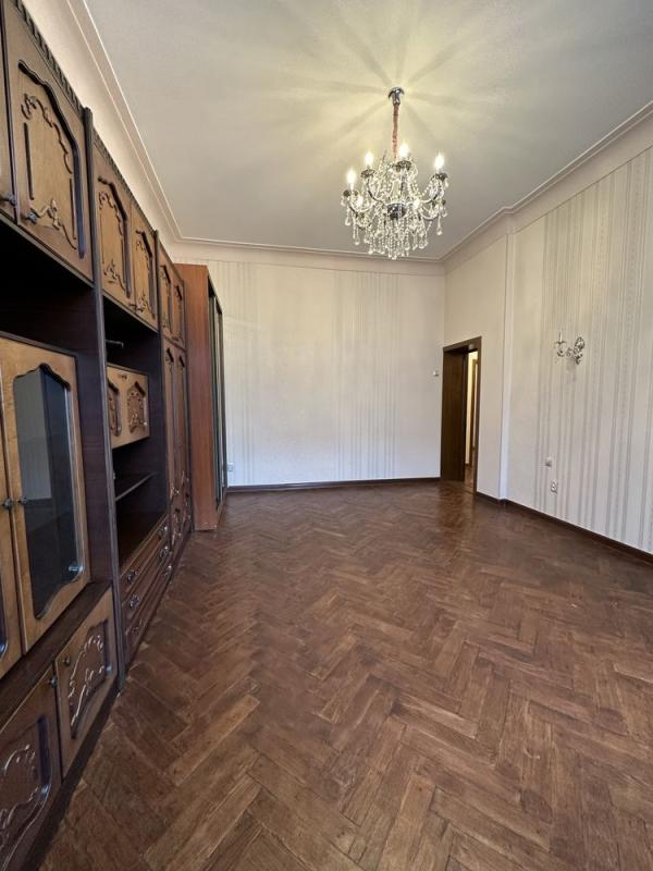 Продаж 2 кімнатної квартири 56 кв. м, Тарасівська вул. 7