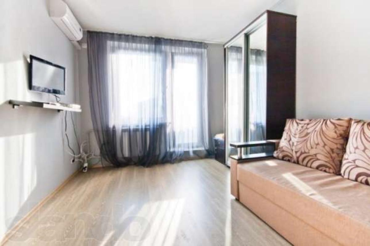 Sale 1 bedroom-(s) apartment 28 sq. m., Novhorodska Street 10