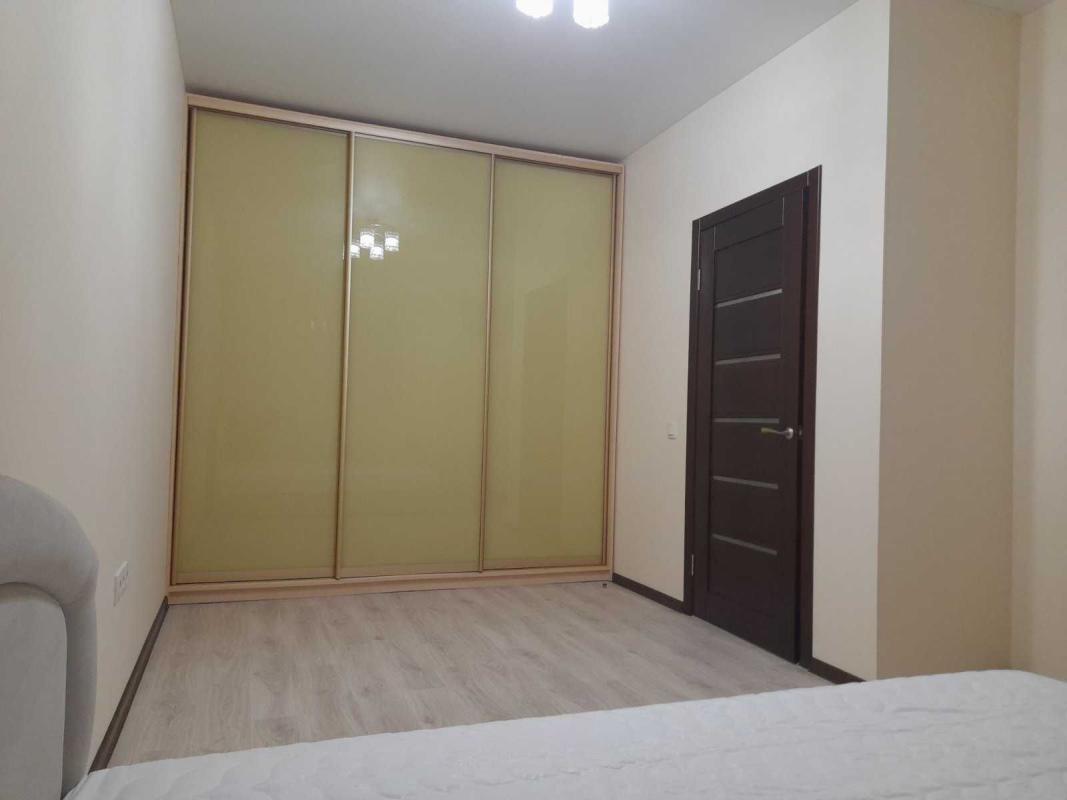 Sale 1 bedroom-(s) apartment 38 sq. m., Niutona Street 108