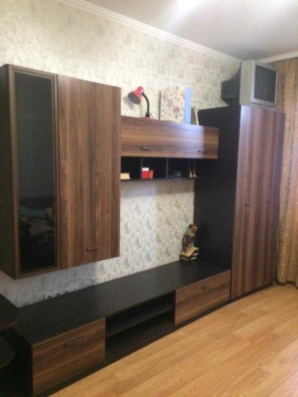 Long term rent 1 bedroom-(s) apartment Traktorobudivnykiv Avenue 162г