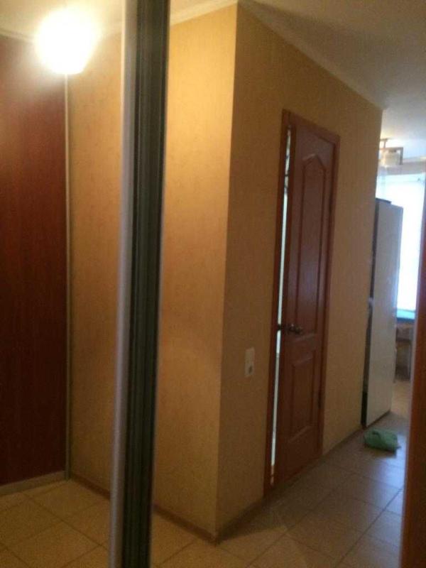 Long term rent 1 bedroom-(s) apartment Traktorobudivnykiv Avenue 162г