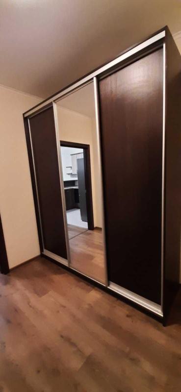 Продаж 1 кімнатної квартири 37 кв. м, Олени Пчілки вул. 3