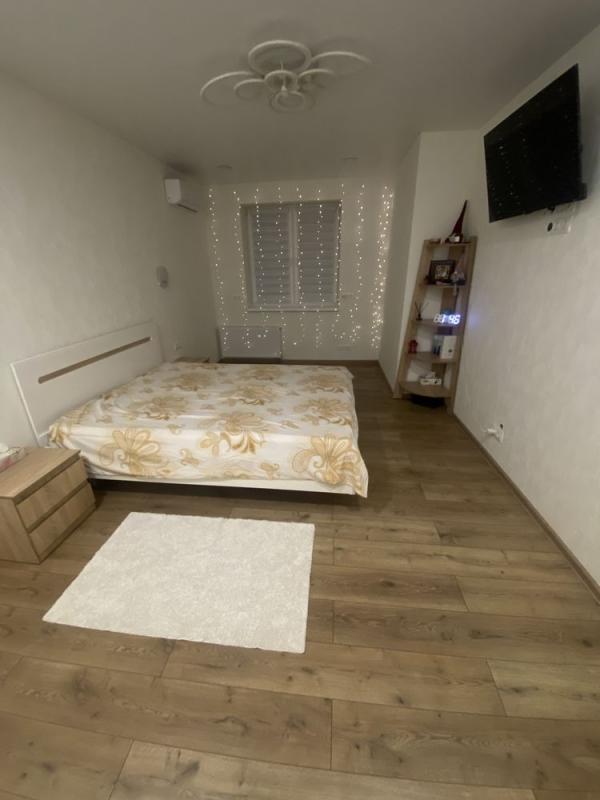 Продаж 1 кімнатної квартири 44 кв. м, Миру вул. 59