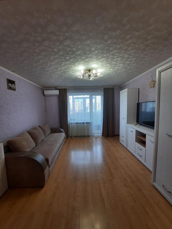Продажа 3 комнатной квартиры 67 кв. м, Камская ул. 1