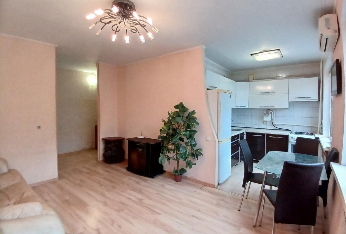 Sale 3 bedroom-(s) apartment 64 sq. m., Akademika Barabashova Street 46а