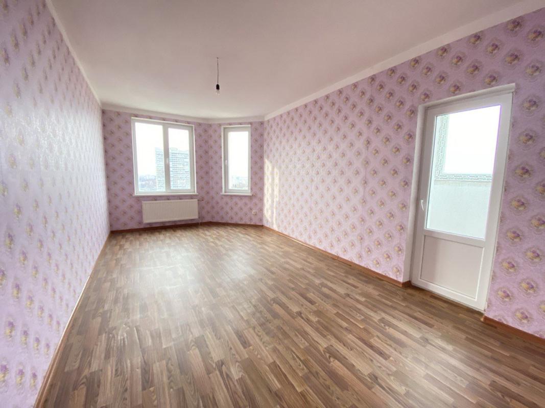 Long term rent 3 bedroom-(s) apartment Yuvileinyi avenue 67б