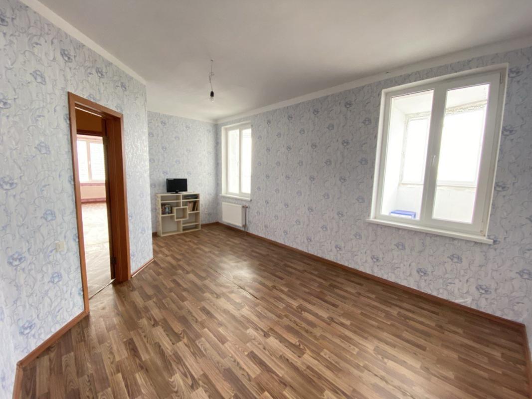 Long term rent 3 bedroom-(s) apartment Yuvileinyi avenue 67б