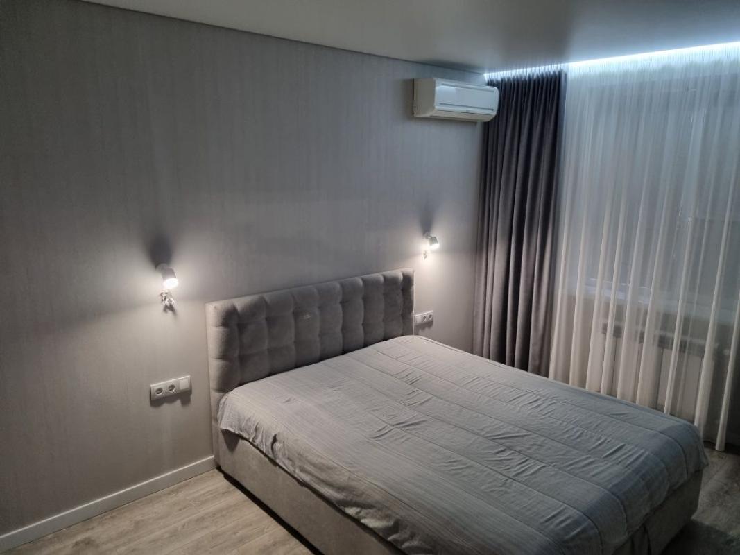 Sale 1 bedroom-(s) apartment 64 sq. m., Hvardiytsiv-Shyronintsiv Street