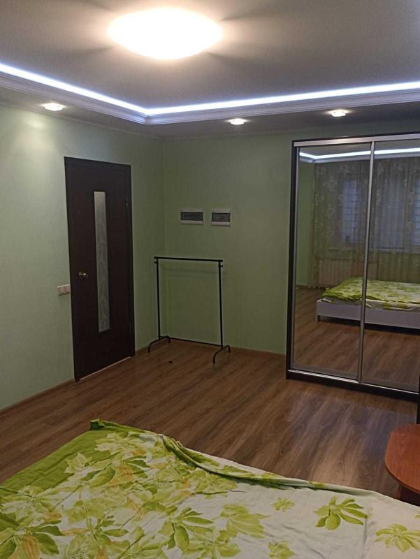Long term rent 1 bedroom-(s) apartment Obolonskyi Avenue 25