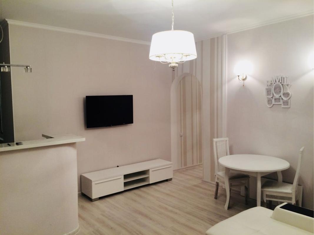 Long term rent 2 bedroom-(s) apartment Sichovykh Striltsiv Street (Artema Street) 50