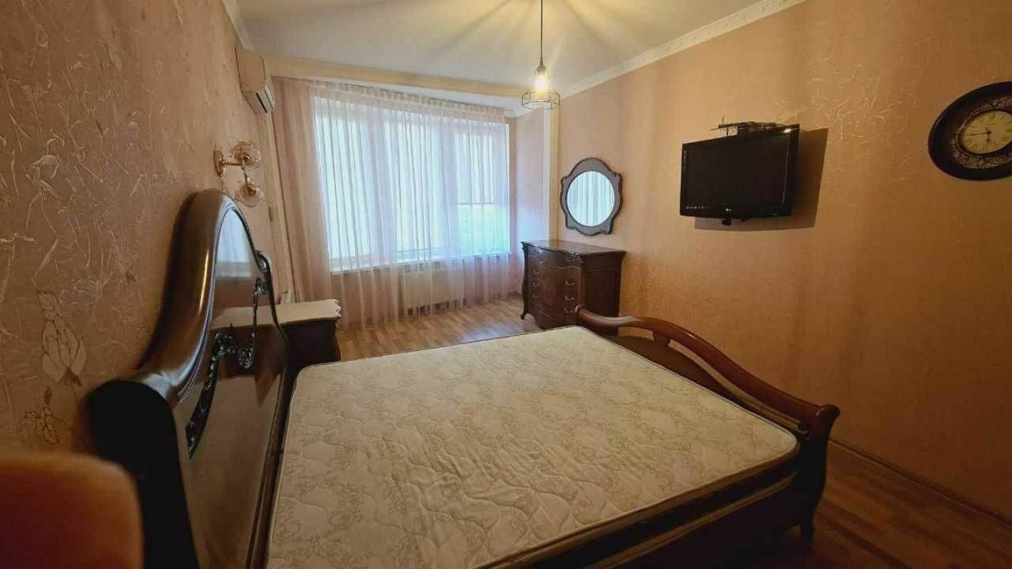 Долгосрочная аренда 2 комнатной квартиры Днепровская набережная 26А