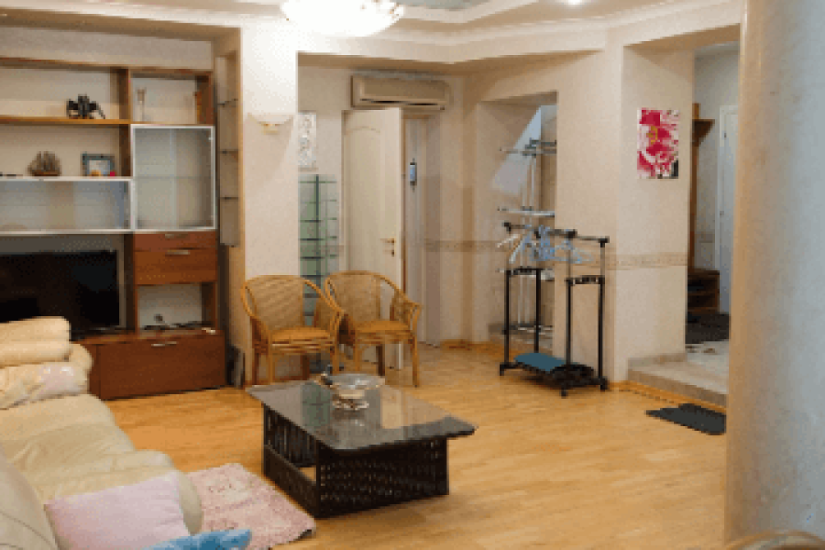 Long term rent 2 bedroom-(s) apartment Akademika Bohomoltsia Street 7/14