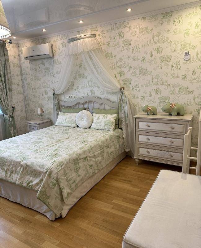 Long term rent 3 bedroom-(s) apartment Holosiivskyi Avenue (40-richchia Zhovtnia Avenue) 30а