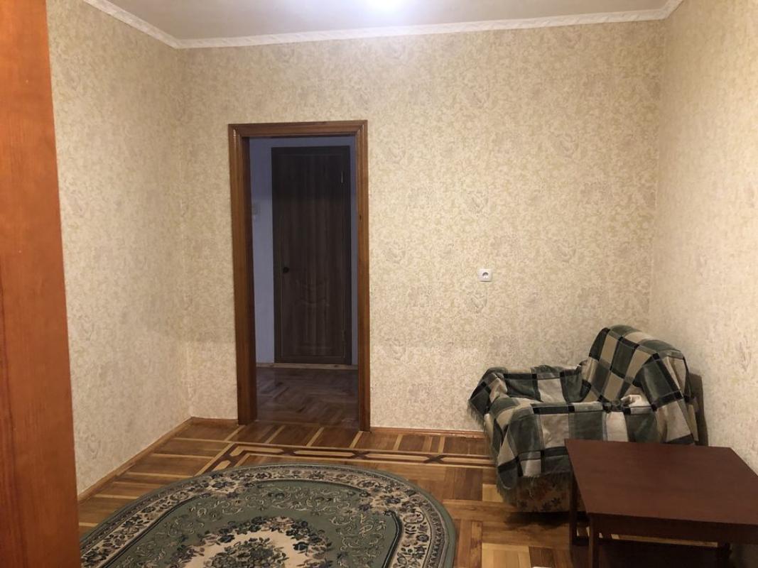 Long term rent 3 bedroom-(s) apartment Dragomanova Street 10/21