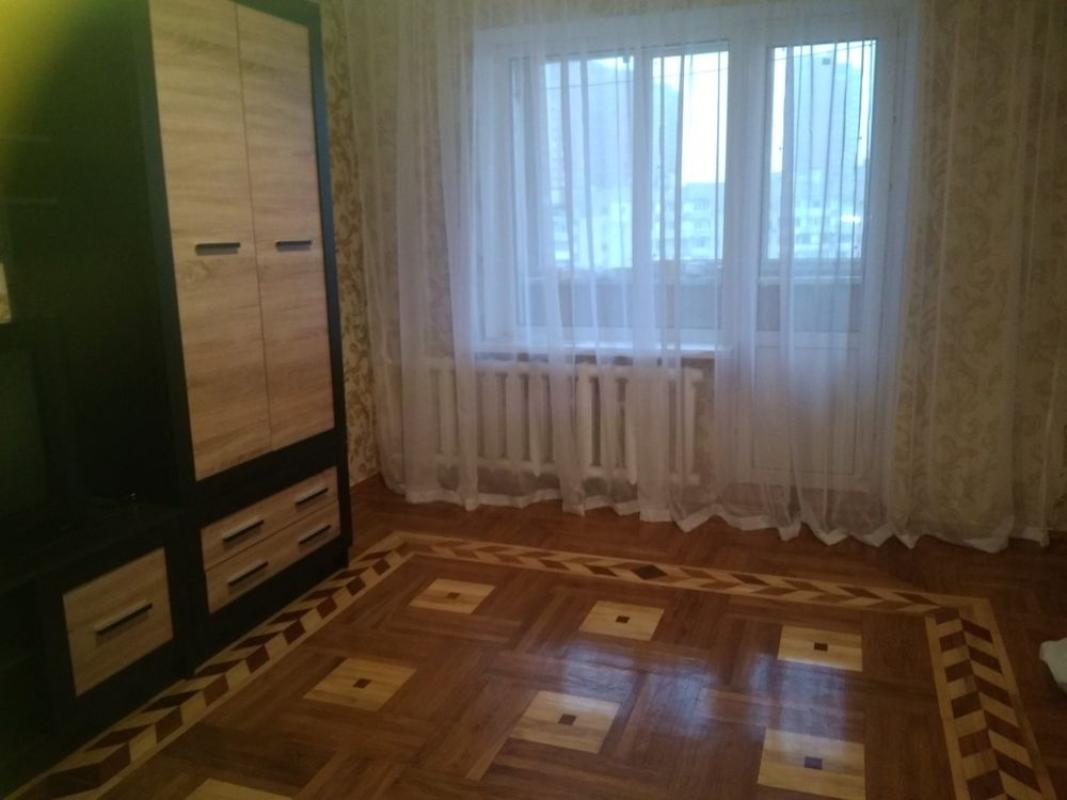 Long term rent 3 bedroom-(s) apartment Dragomanova Street 10/21