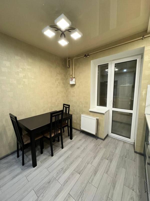 Продажа 2 комнатной квартиры 52 кв. м, Гвардейцев-Широнинцев ул. 29б