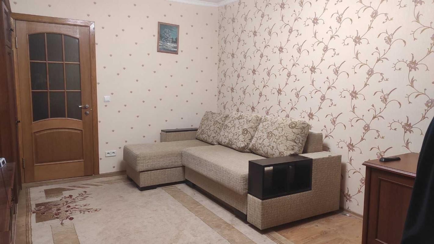 Long term rent 1 bedroom-(s) apartment Oleny Pchilky Street 2б