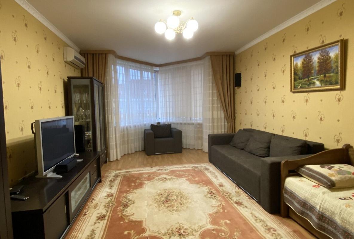 Long term rent 2 bedroom-(s) apartment Saliutna Street 1б