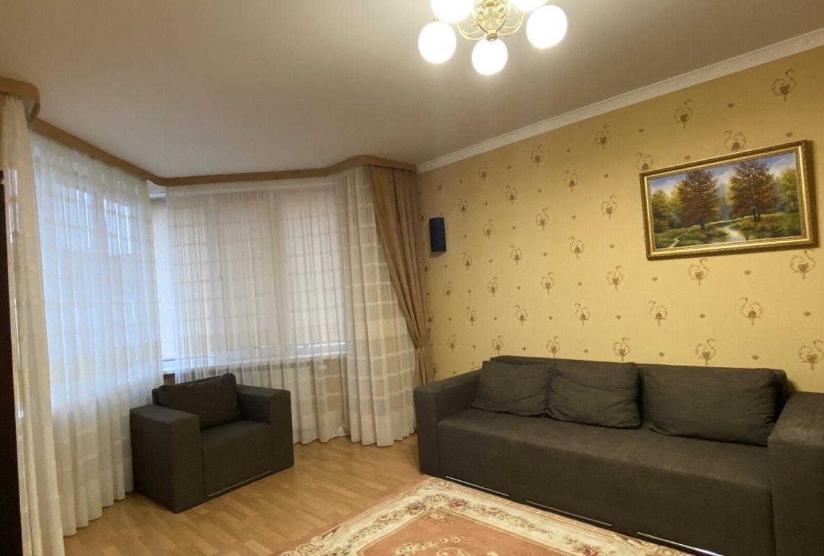Long term rent 2 bedroom-(s) apartment Saliutna Street 1б