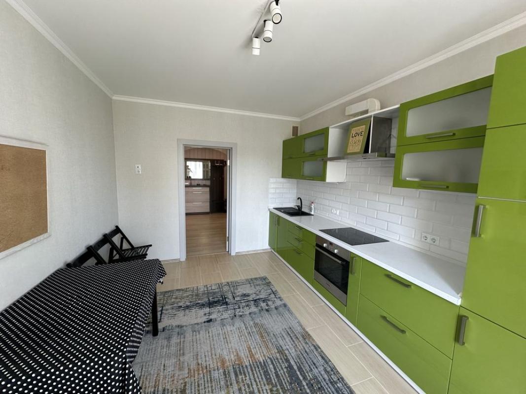 Sale 3 bedroom-(s) apartment 93 sq. m., Urlivska Street 36