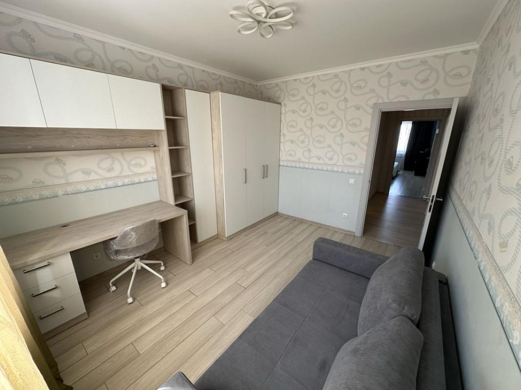 Sale 3 bedroom-(s) apartment 93 sq. m., Urlivska Street 36